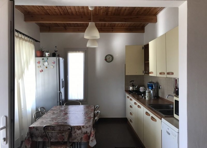 Shitet Shtepi Private me oborr dhe toke ne Priske