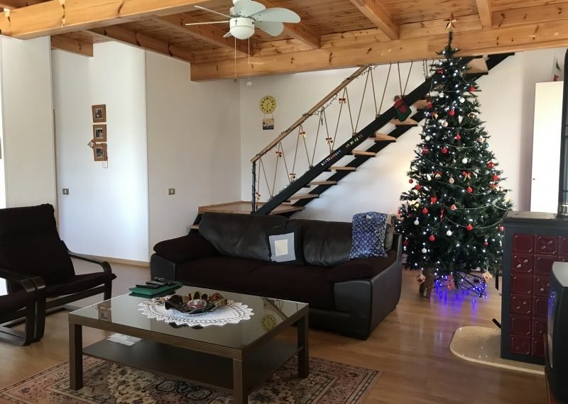 Shitet Shtepi Private me oborr dhe toke ne Priske