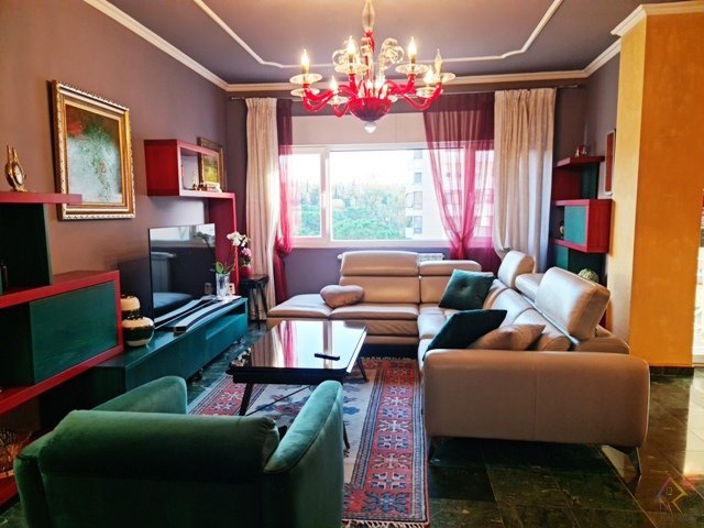 Apartament 3+1 prane Stadiumit Air Albania