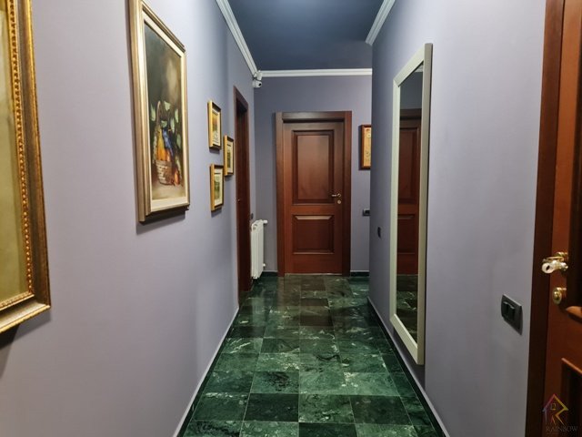 Apartament 3+1 prane Stadiumit Air Albania