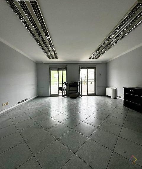 Zyre me qira prane Vesa Center