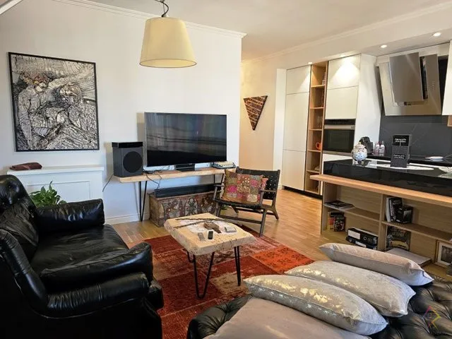 Apartament luksoz per qira ne qender