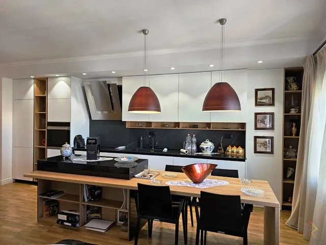 Apartament luksoz per qira ne qender