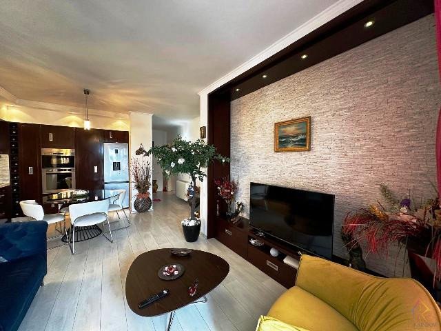 Shitet apartament 2+1 prane Liqenit