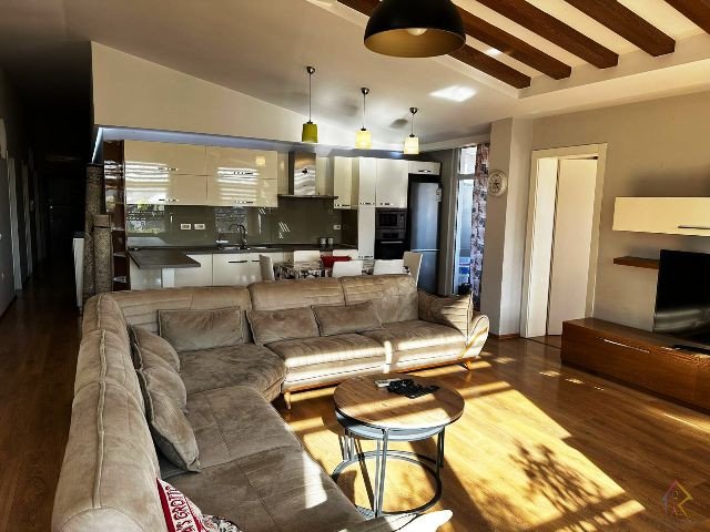 Penthouse 4+1 per qira