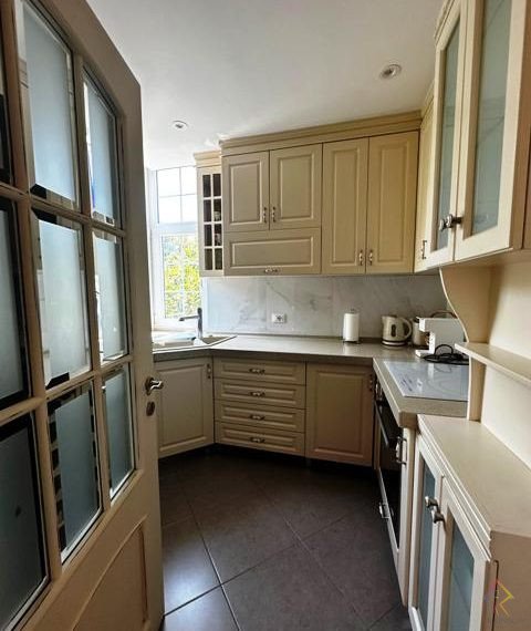 Apartament 3+1per qira prane ishekspozites