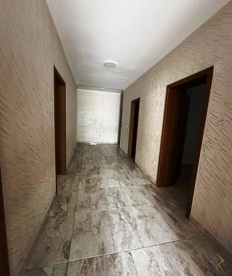 Godine biznesi per qira prane rruges se Elbasanit