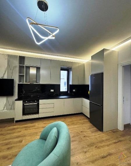 Shitet apartament i bukur prane QSUT