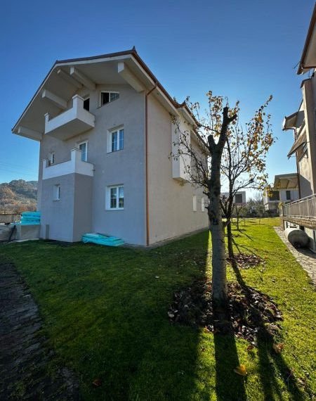 Shitet Vile private ne Tagan