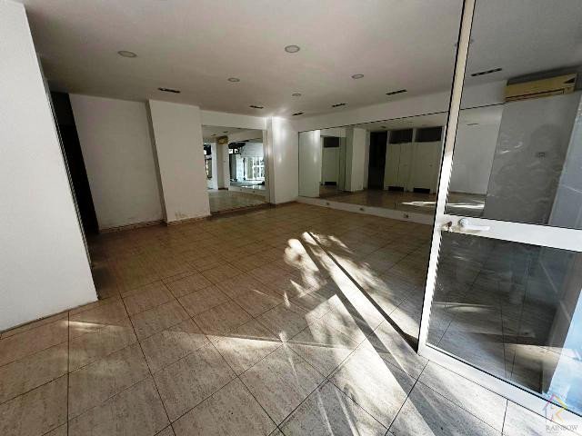 Dyqan per qira prane RTSH-se